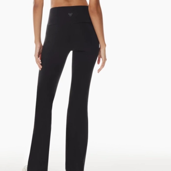 Aritzia Pants & Jumpsuits Tna Chill Yoga Pants Poshmark